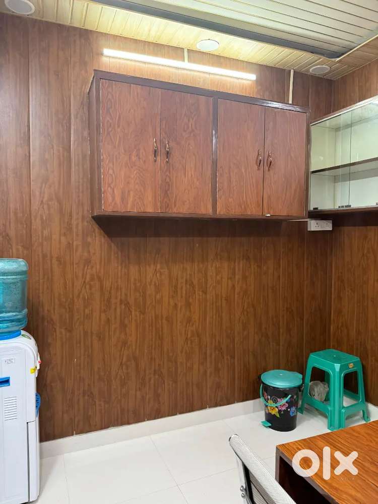 Located in primenlocation durga puri chock