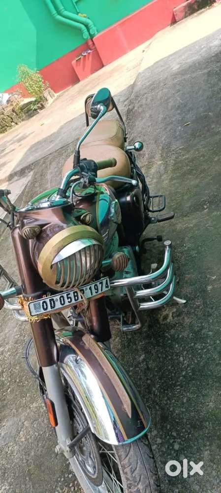 Fully furnished new condition bike