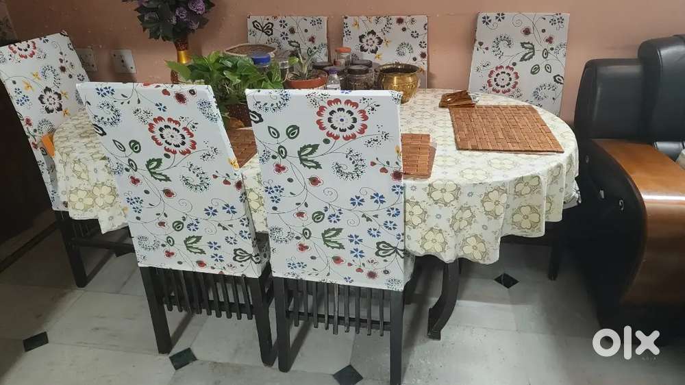 6-Seater Wooden Dining Table with Glass Top