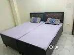 NO BROKERAGE 500+ Classy Boys PGs with meals & amenities in Noida!