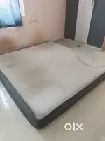 WakeFit Queen size Mattress