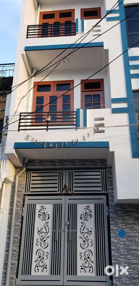 2 room kitchen semi furnished flat