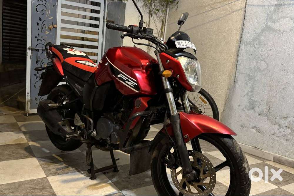 Yamaha FZ16 Red