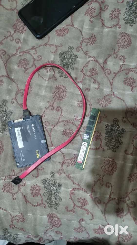 128 GB SSD