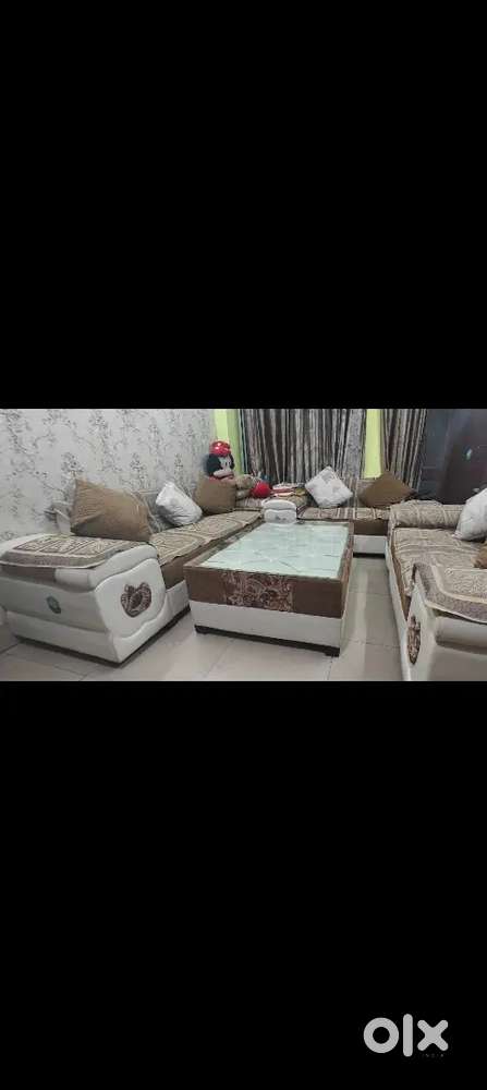 7 Seater Sofa With Center Table, Matching Covers & Matching Curtains