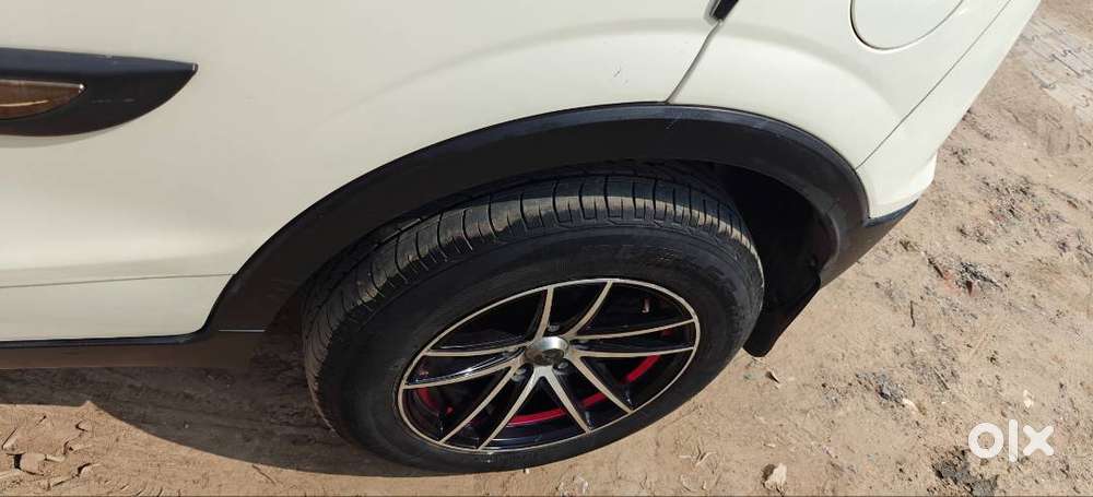 Mahindra XUV300  June222022