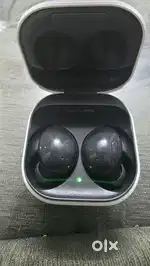Samsung buds 2 in amazing condition