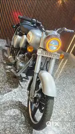 CLASSIC 350 2015 FULLY LOADED AVAILABLE IS IN MINT CONDITION.