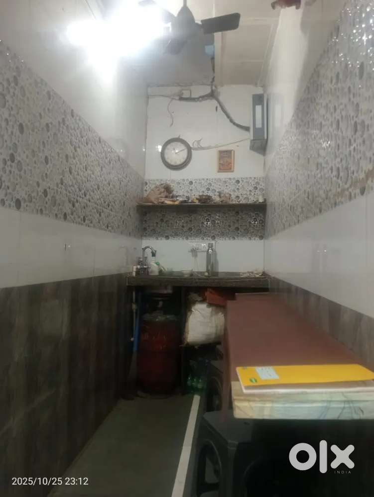 Shop for rent with kitchen stepup