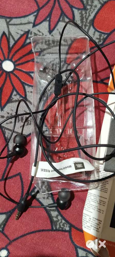 JBL headphone