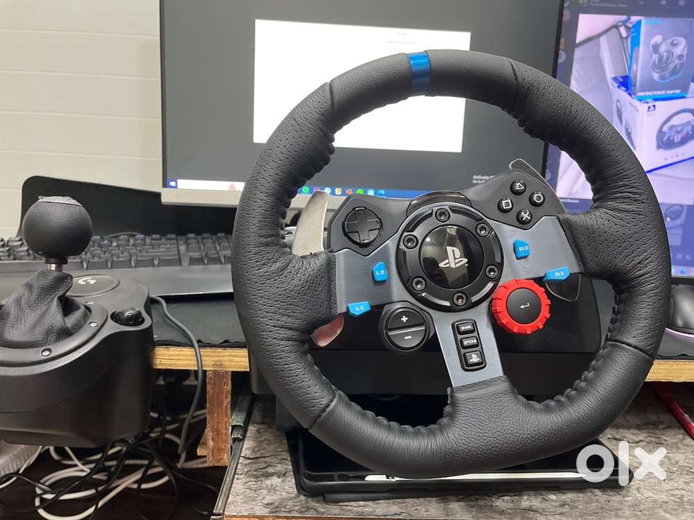 Logitech G29 with shifter steering wheel and metal pedals