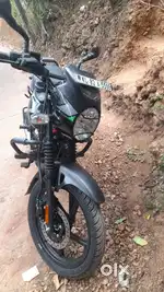 Bajaj CT 125 X