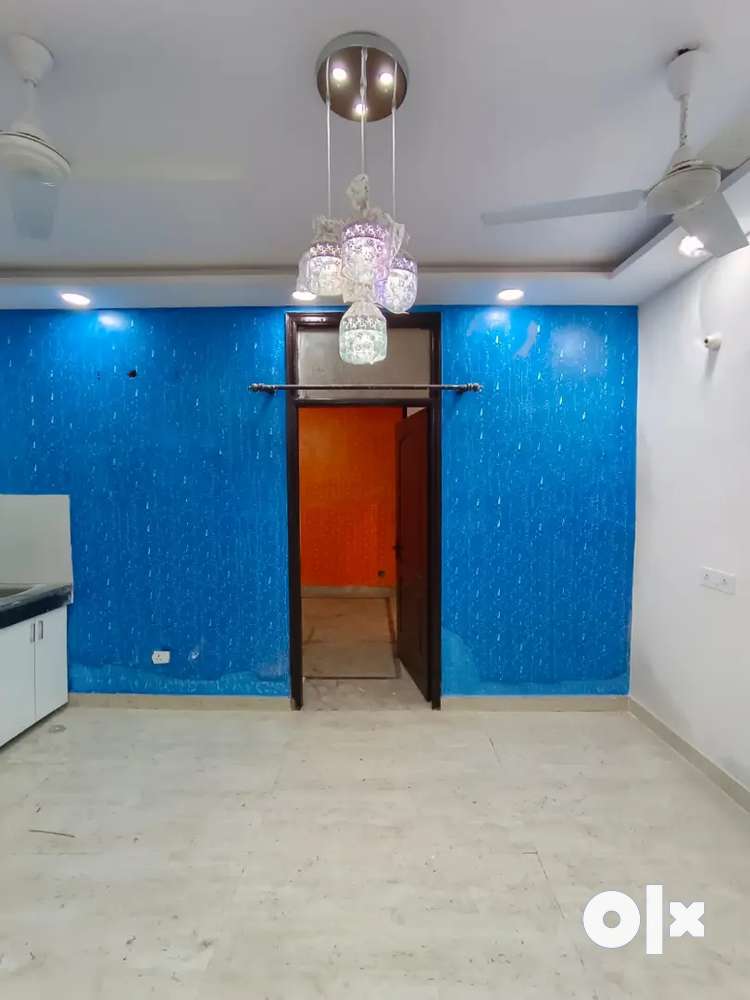 2bhk flat in Govindpuri and near by main raod