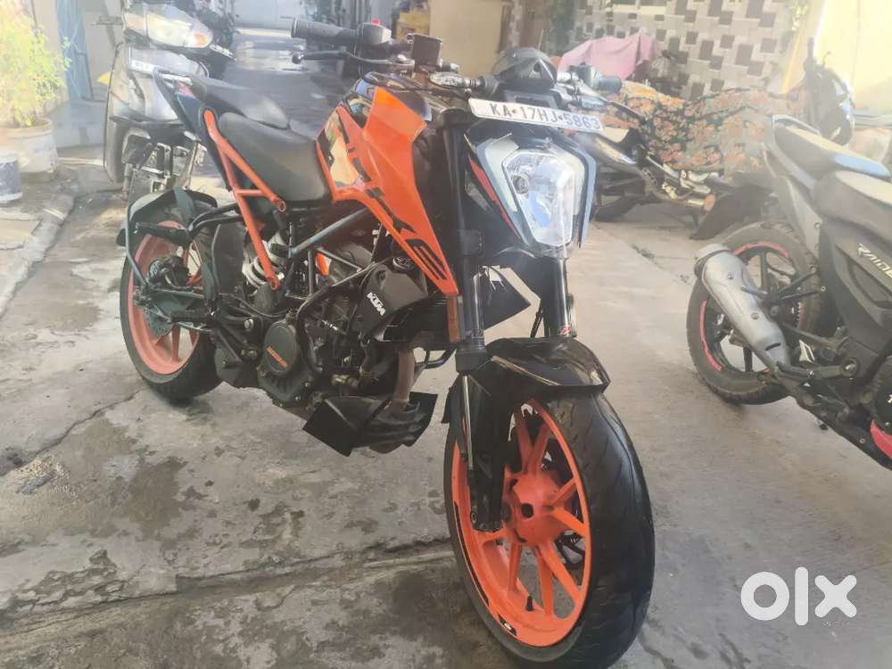 KTM. Duke200  (32kmpl)