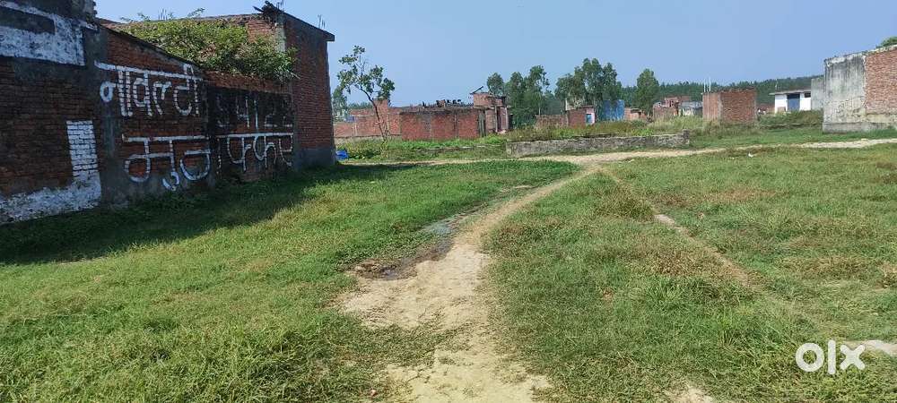 Plot area 216gaj  25foot road  15000rupee gaj