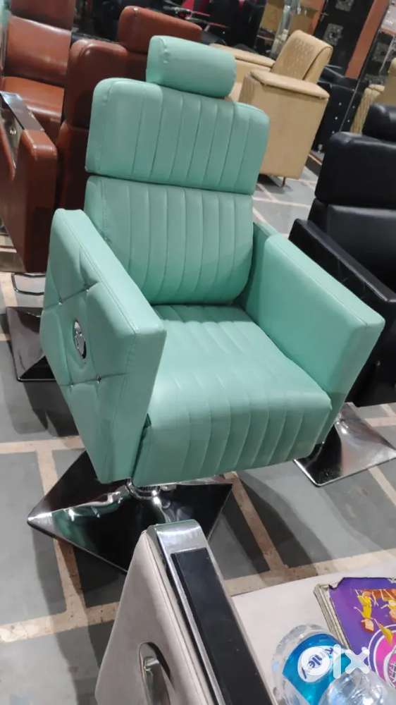 Beauty parlour and salon chair , Shampoo station