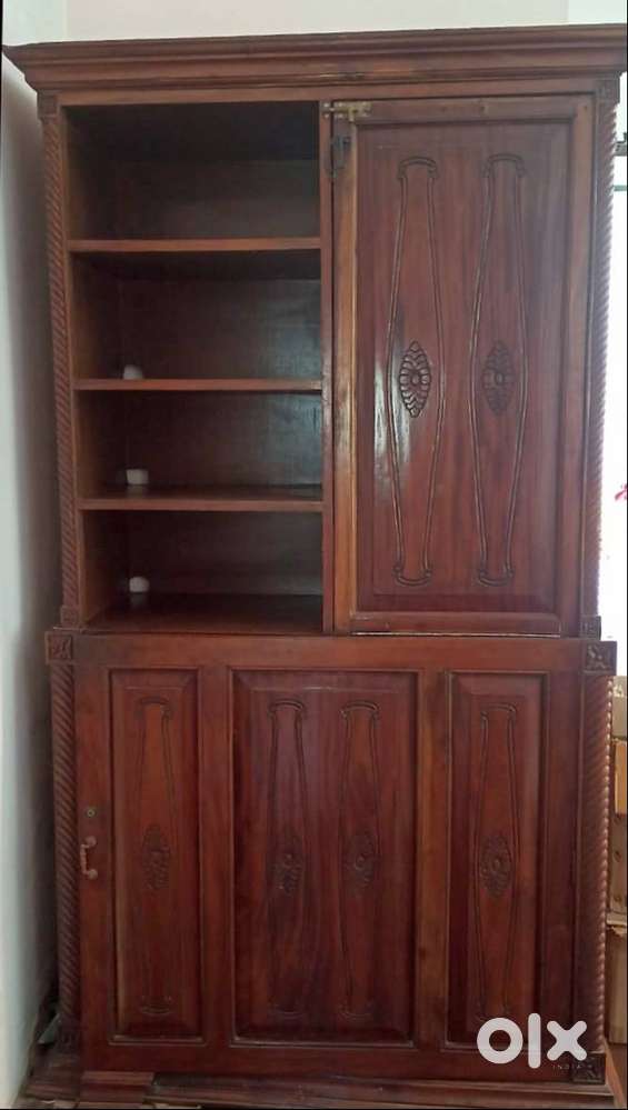 Bar-cum-bookcase, heavy mahogany cabinet