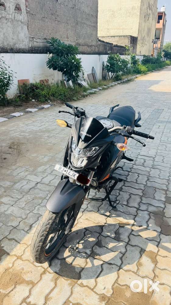 Hornet 160R Special Edition Bike, Mileg 50Km/L