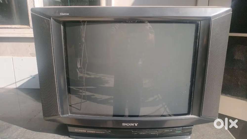 Amplifier with speaker CD player television