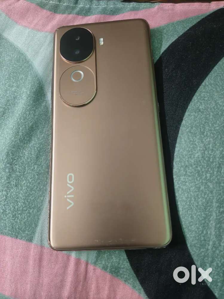 10mnth Vivo V40e(8gb-128gb) just 16k fix fix fix