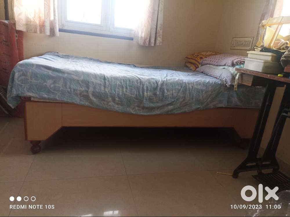 Pure Wood Setti (Single Bed) available for Sale