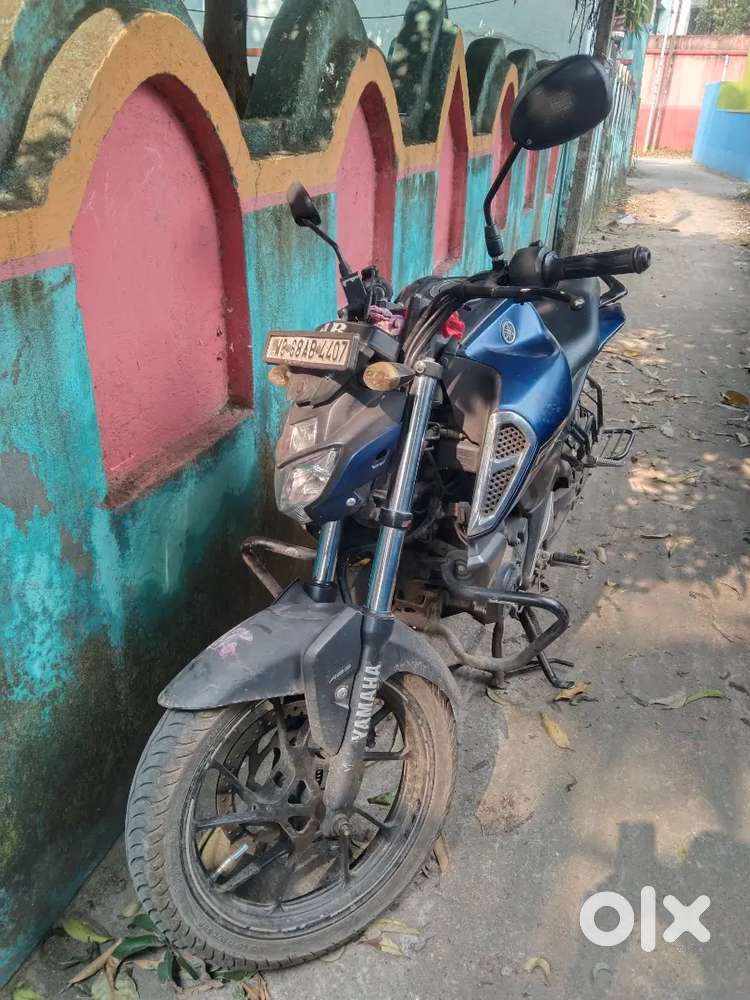 Yemaha fzs v3 urgent sell