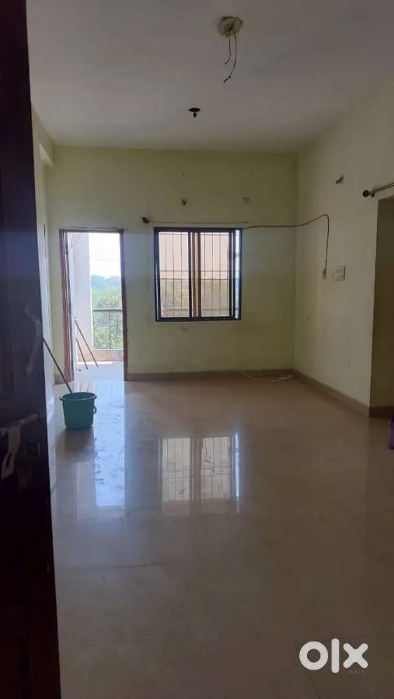 Need for female roommates