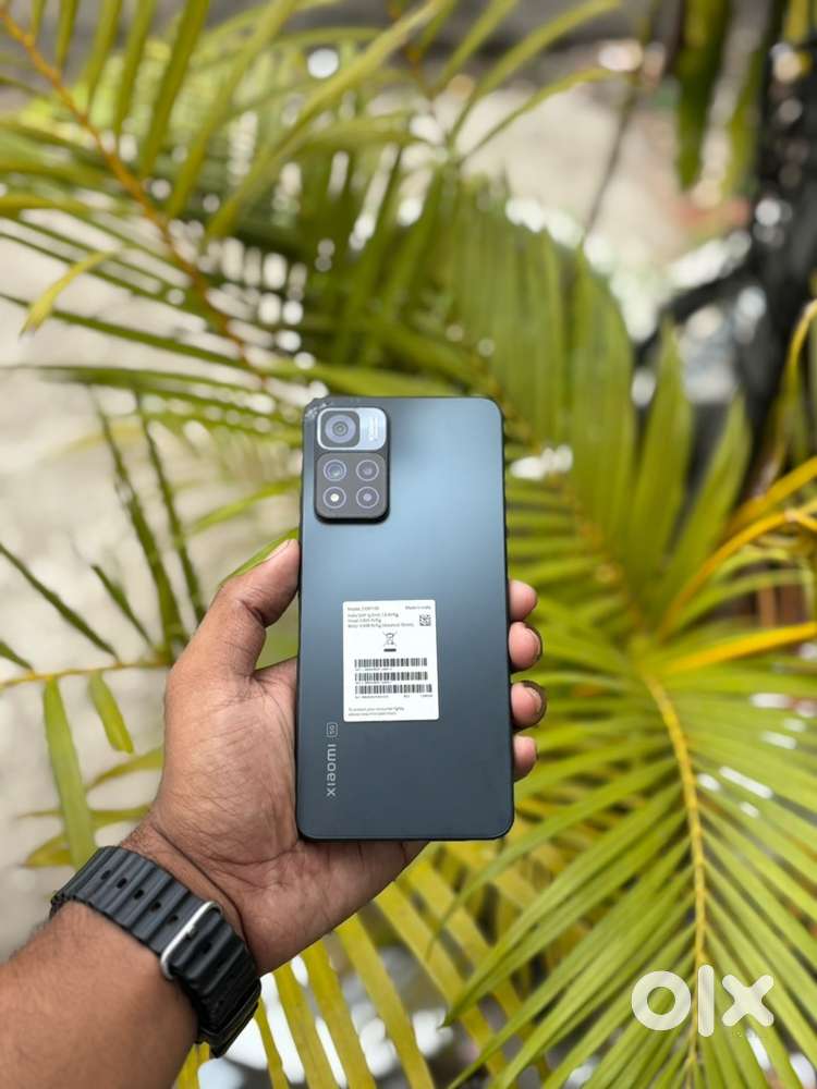Xiaomi 11i 6/128GB Small Crack On Back Glass Available With Box