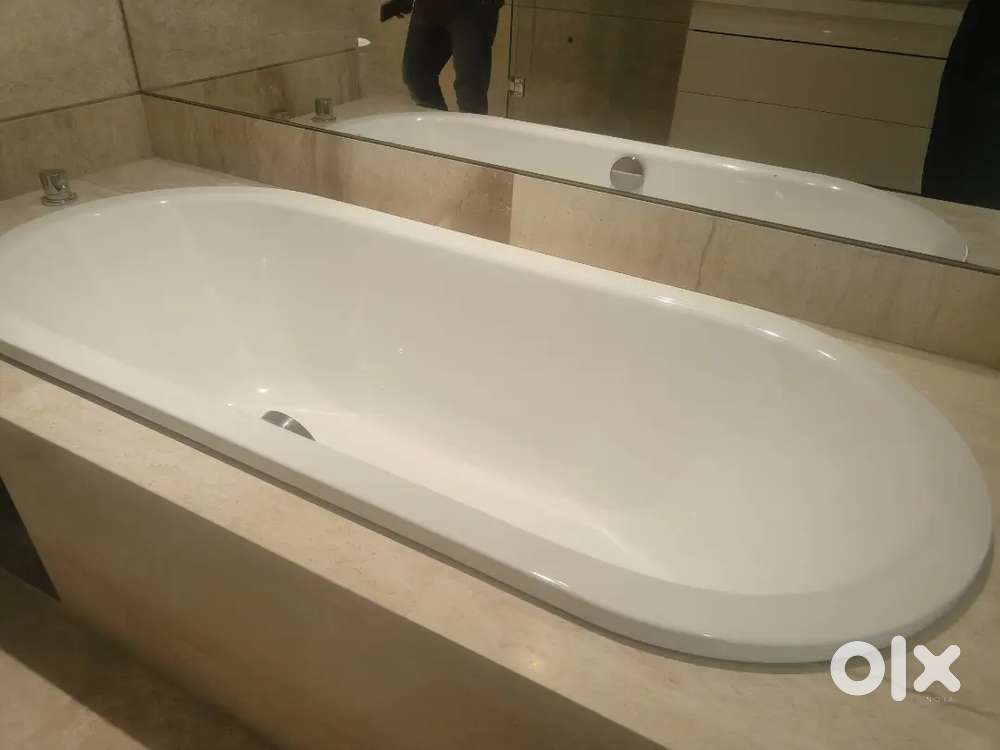 Bathroom Tub