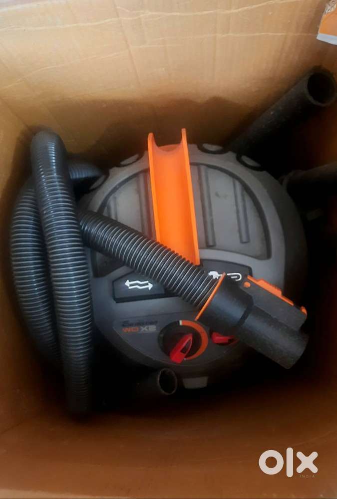 Vacuum cleaner- Wet & Dry