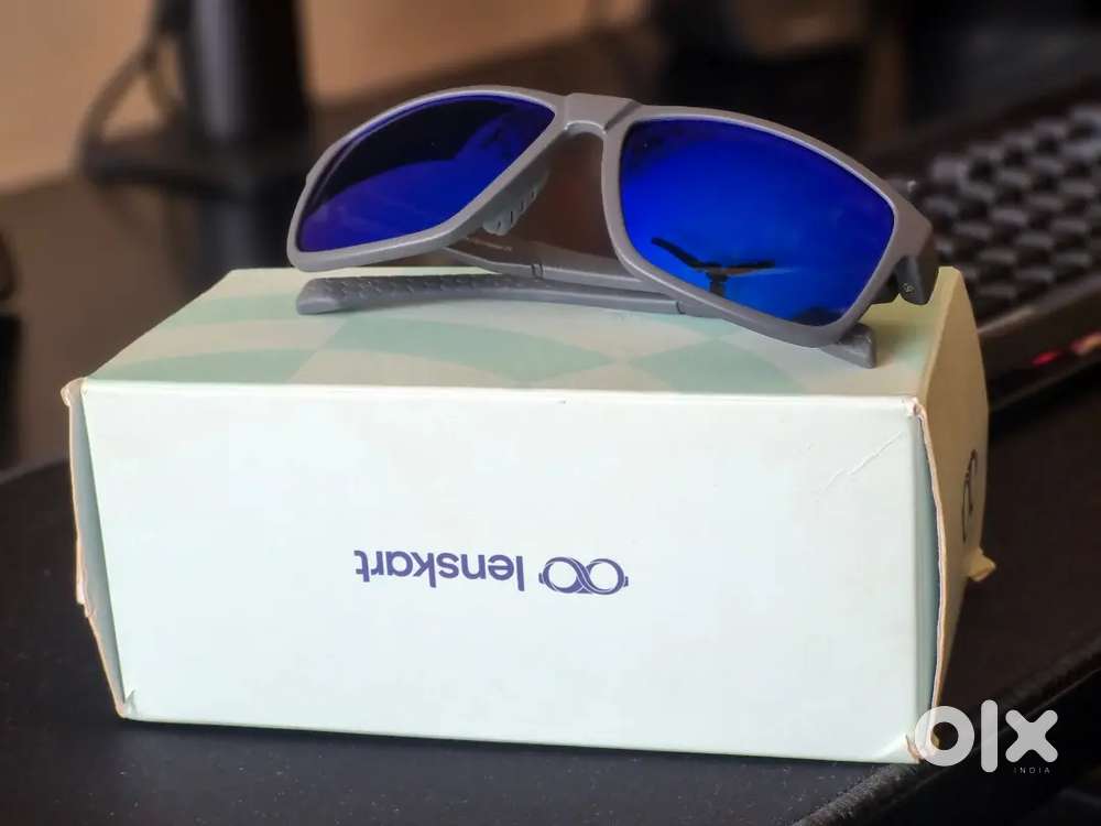 Sunglass lenskart polarized sunglasses brand new box piece unused