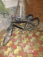 All black ,new tyres 1 month old  , adjustable seat and mudgard