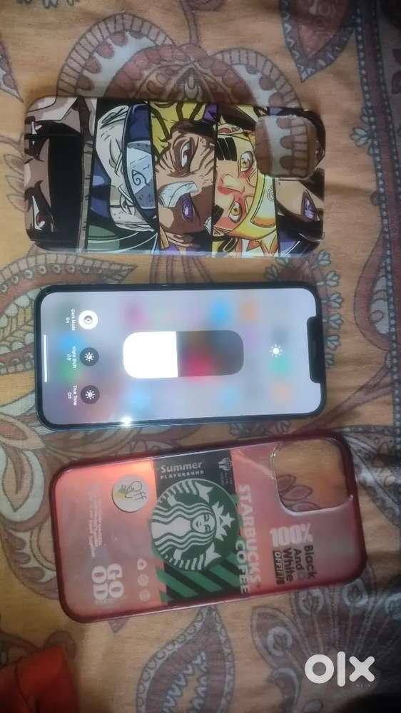 Iphone 12 with 64GB Storage with 2 Phone covers (Face lock desabled).