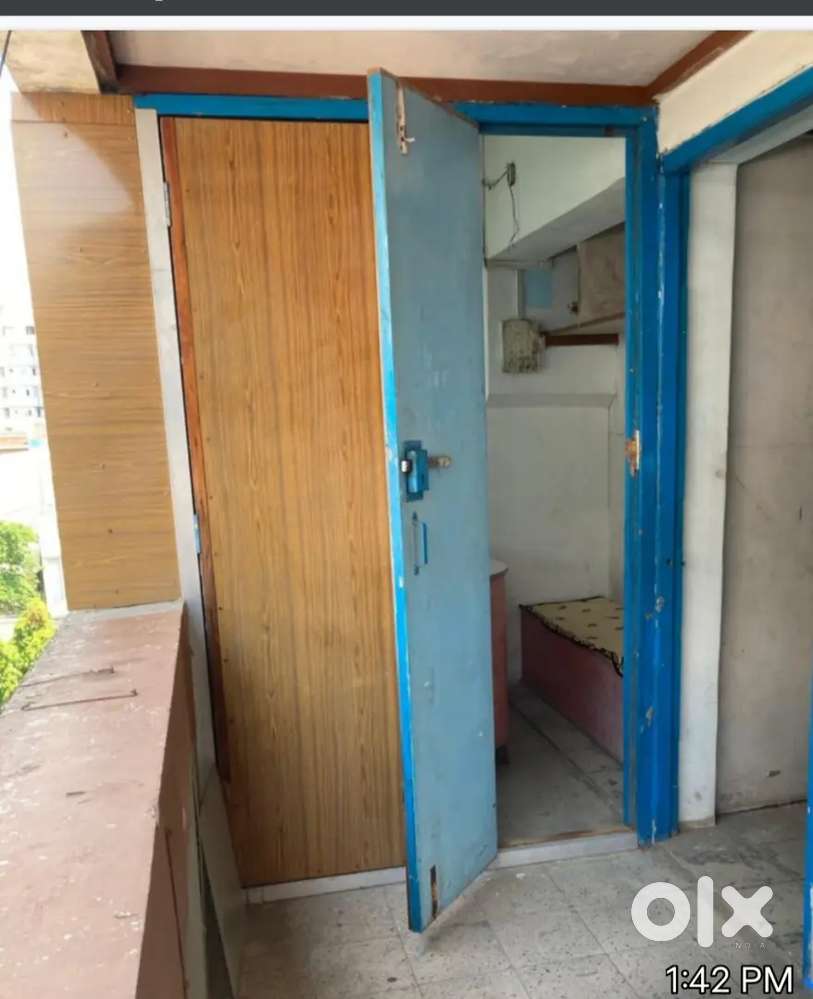 4th-floor office for sale in the city