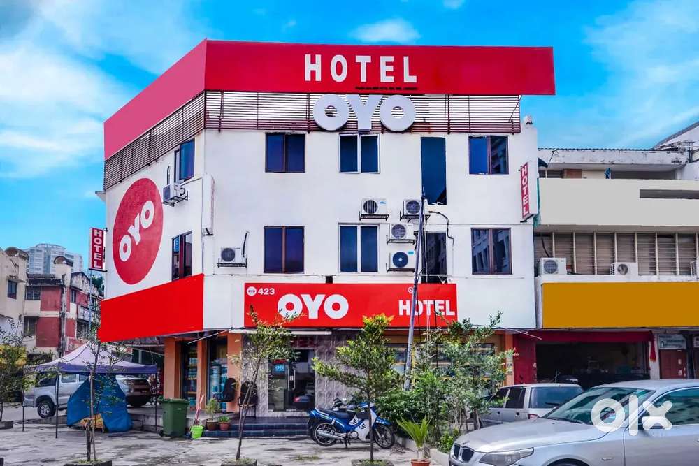 ( HR ASTHA ) OYO HOTEL _ में लड़के और लड़कियों की काम करने के लिए !!