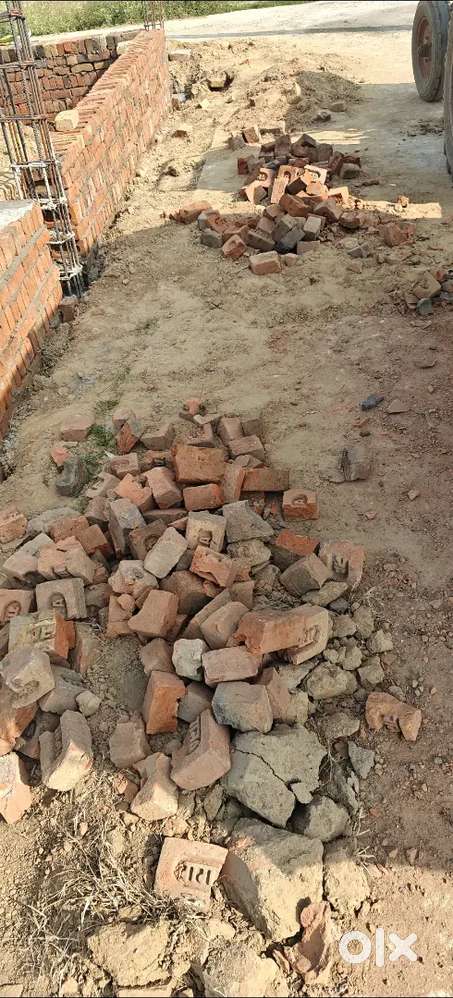 Plot ( New Gav Madheda Near dallu devta )