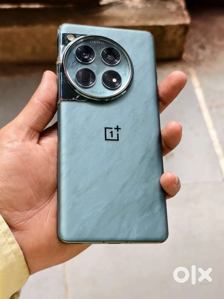 Oneplus 12. 12/256