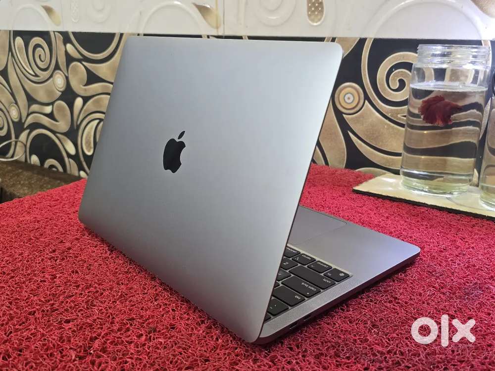 M2 Apple Macbook 8gb Ram 256gb SSD 13inch Retina Display Touchbar