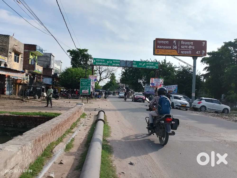 Mati to deva road plot on road