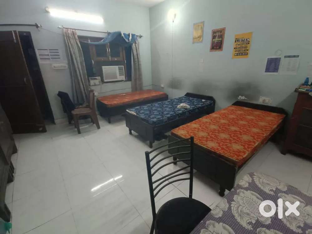 LUXURY PG NEAR ALAMBAGH METRO SINGAR NAGAR
