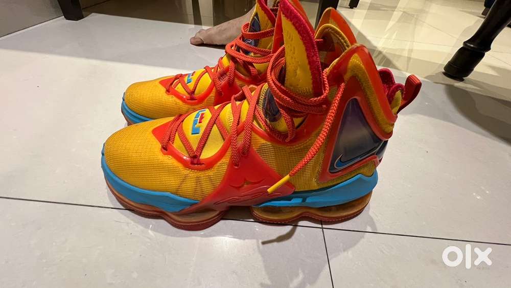 Nike LeBron 19 Tune Squad