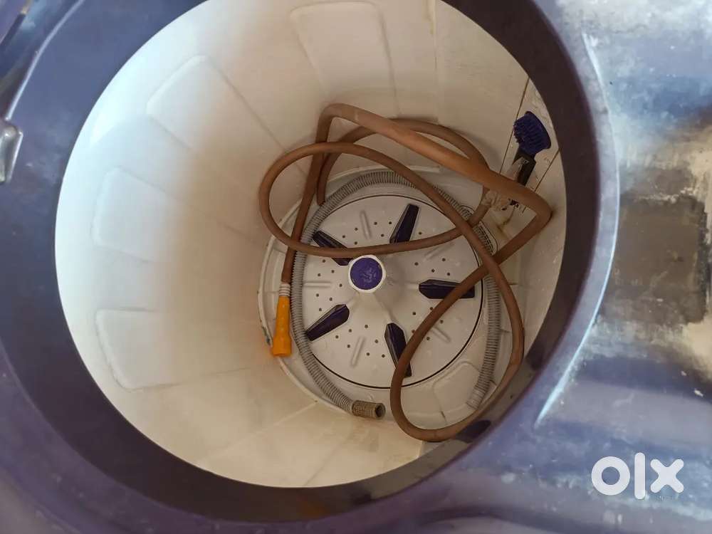 Good condition whirlpool washing machine 8kg.
