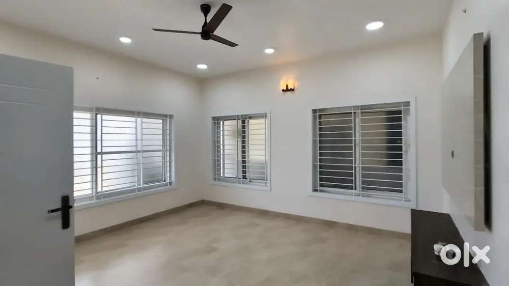 Semi Furnished Modern 1.5 BHK flat in Muthalipalayam, Neelambur