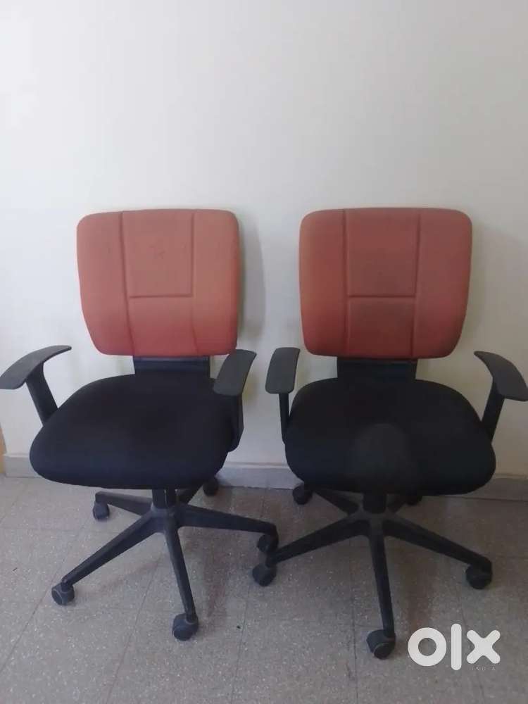 Ergonomic computer chair per peice