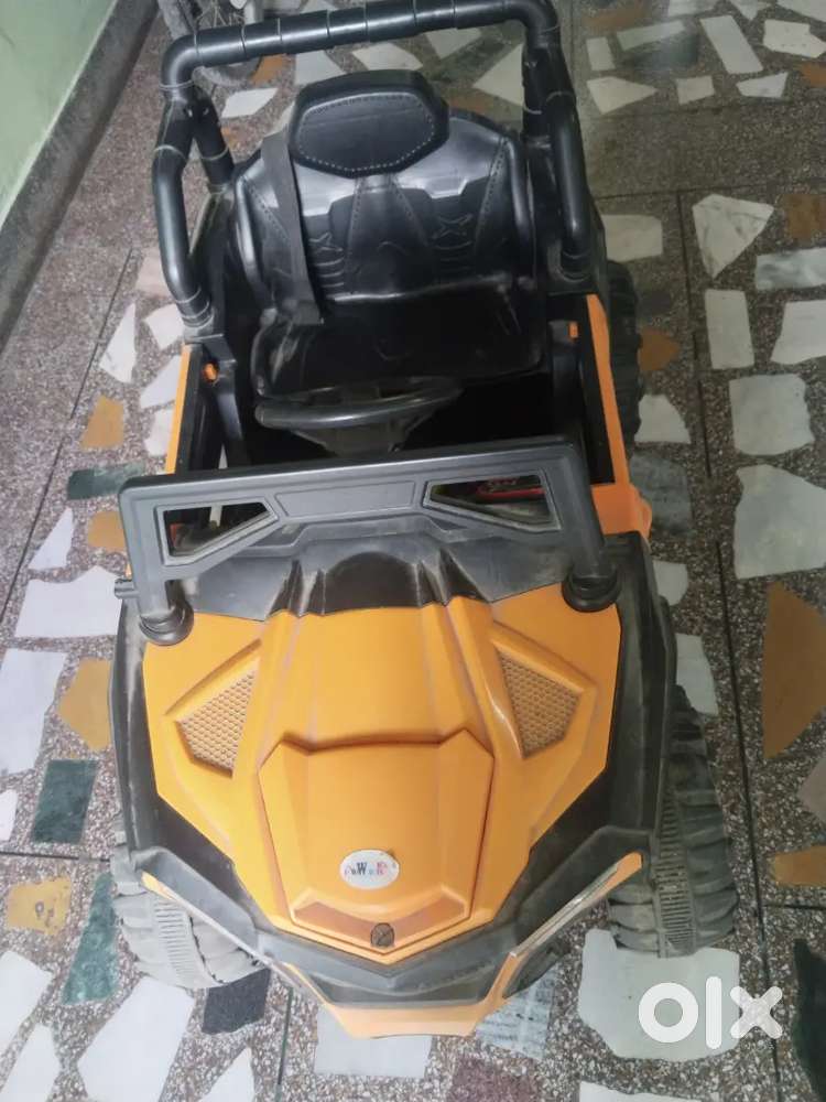 Kids remote battery car