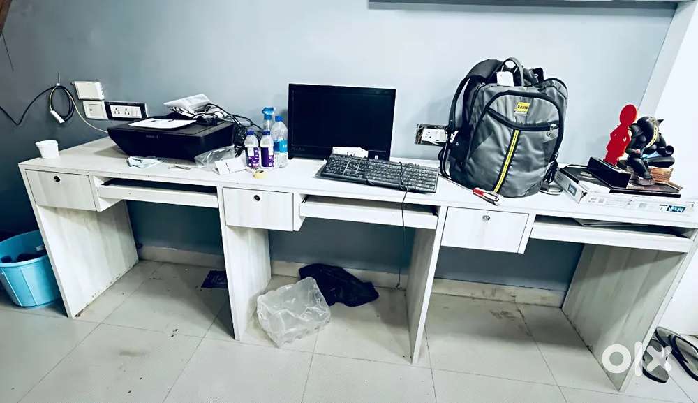 Laptop Computer Moulder Table 3 seater
