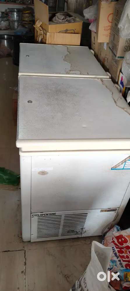 Blue star ice cream and cooling fridge