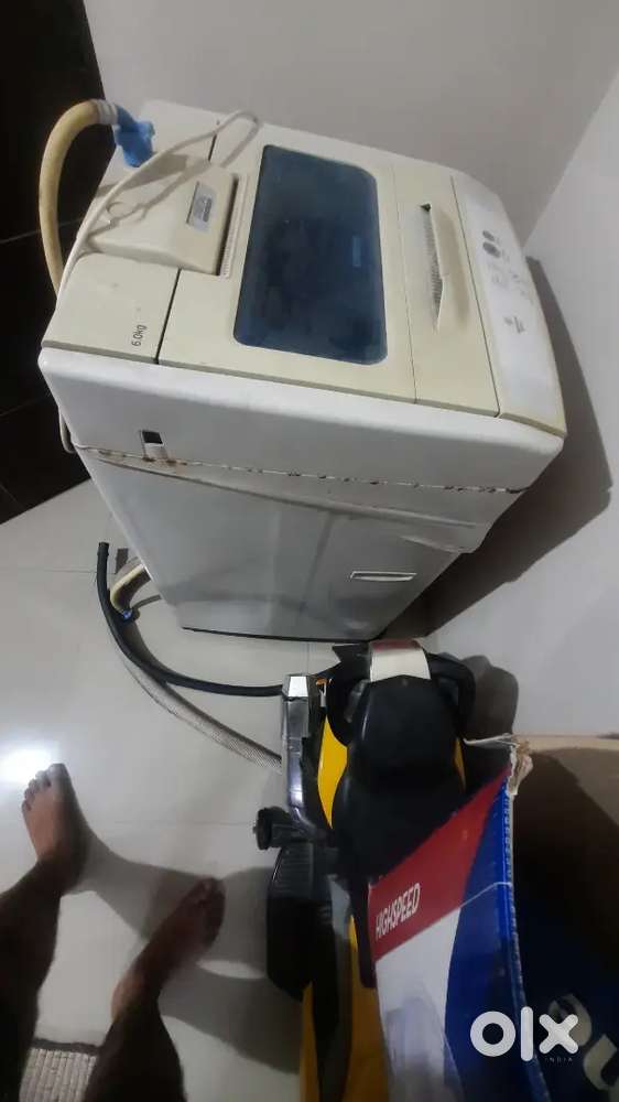 Samsung washing machine in running condition