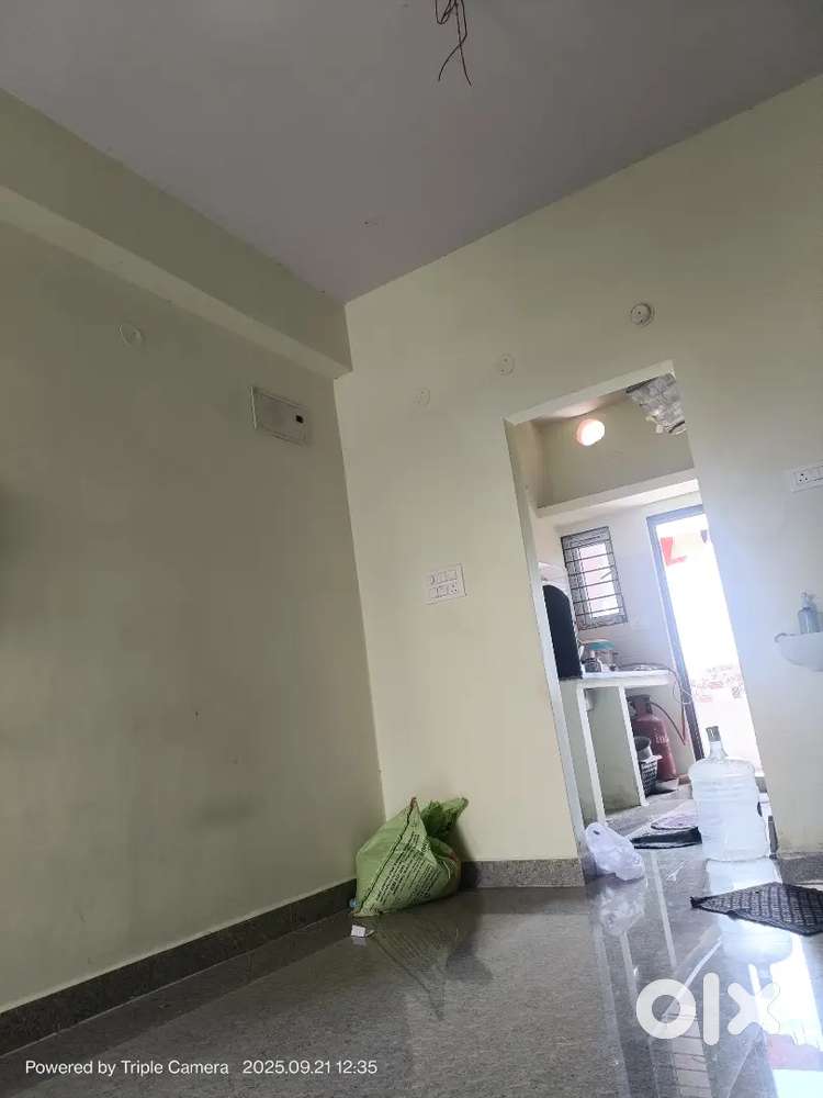 Looking for female Flatmate
