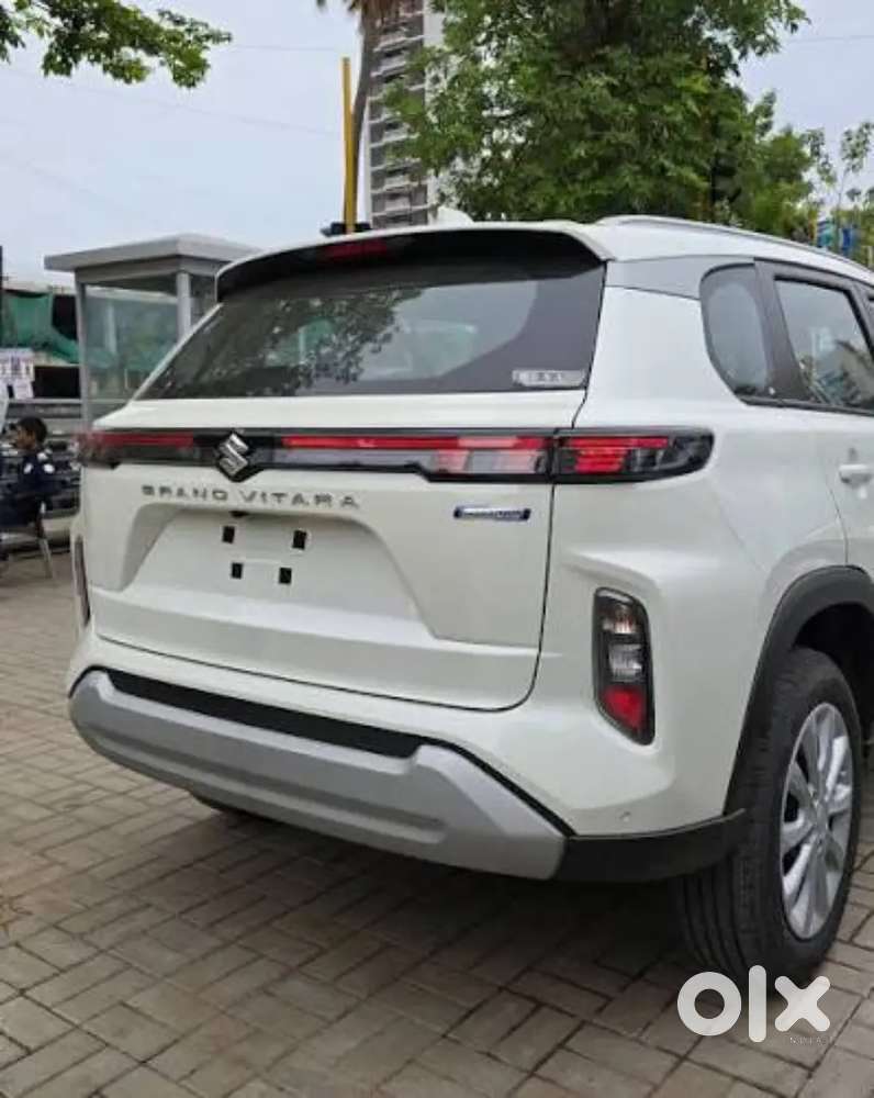 Maruti Suzuki Grand Vitara 2025 Petrol 7000 Km Driven